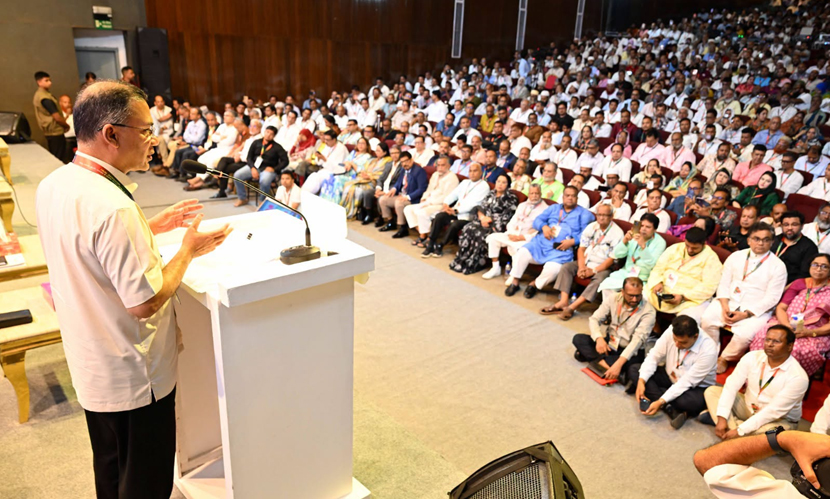 ‘গণতন্ত্র আদায়ে ১৭ বছরের অনিবার সংগ্রাম ও রক্তঝরা জুলাই জাগরণ’ শীর্ষক আলোচনা সভায় বক্তব্য দিচ্ছেন প্রধানমন্ত্রী তারেক রহমান। ছবি: সংগৃহীত